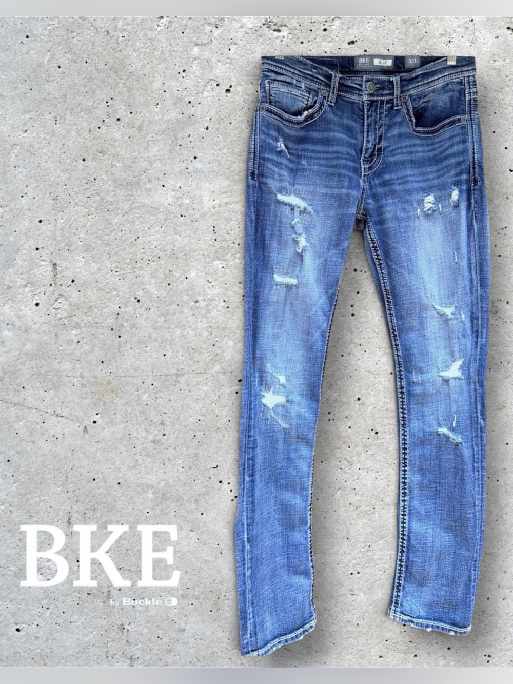 BKE Denim Alec Men’s Slightly Distressed Jean’s Size 32x34 approx.